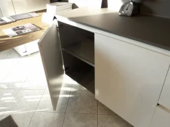 Cucina a prezzo ribassato con penisola design One 80 Ernestomeda