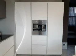 Cucina a prezzo ribassato con penisola design One 80 Ernestomeda