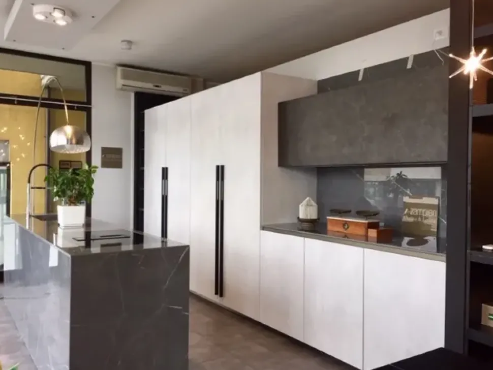 Cucina a prezzo ribassato ad isola design Segni up - irori Zampieri cucine