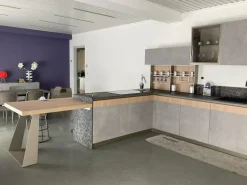 Cucina a prezzo scontato con penisola design Natural Moretti compact