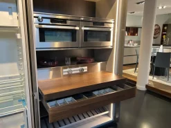 Cucina a prezzo scontato con penisola design Icon air  Ernestomeda