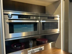 Cucina a prezzo scontato con penisola design Icon air  Ernestomeda