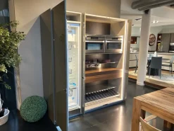 Cucina a prezzo scontato con penisola design Icon air  Ernestomeda