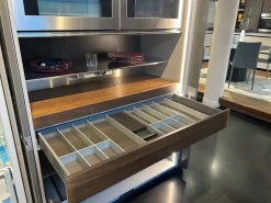 Cucina a prezzo scontato con penisola design Icon air  Ernestomeda