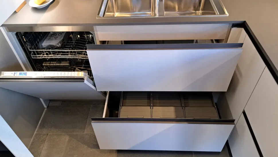 Cucina a prezzo scontato con penisola moderna Joy Snaidero