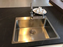 Cucina a prezzo scontato ad isola moderna White Haecker cucine