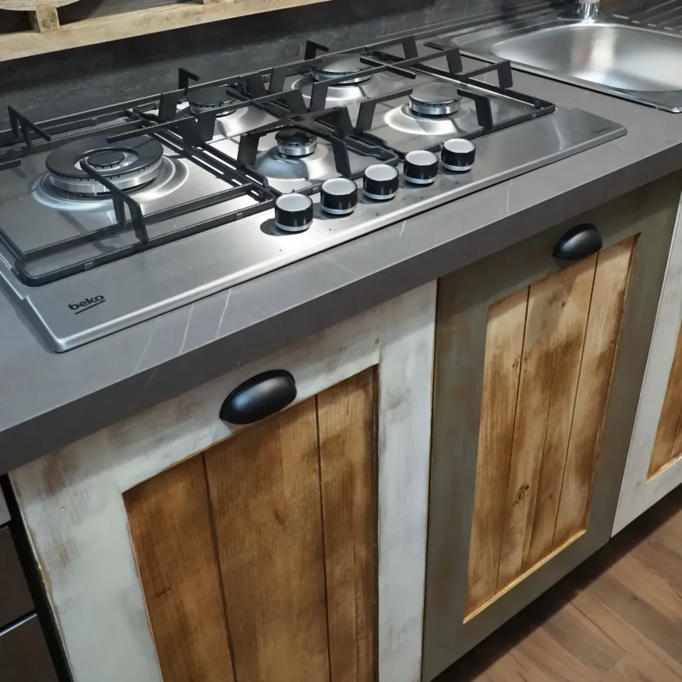 Cucina a prezzo scontato lineare provenzale Cucina nordic vintage style in legno Nuovi mondi collection