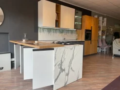 Cucina a prezzo scontato con penisola moderna Loft-wall Arrex
