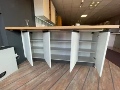 Cucina a prezzo scontato con penisola moderna Loft-wall Arrex