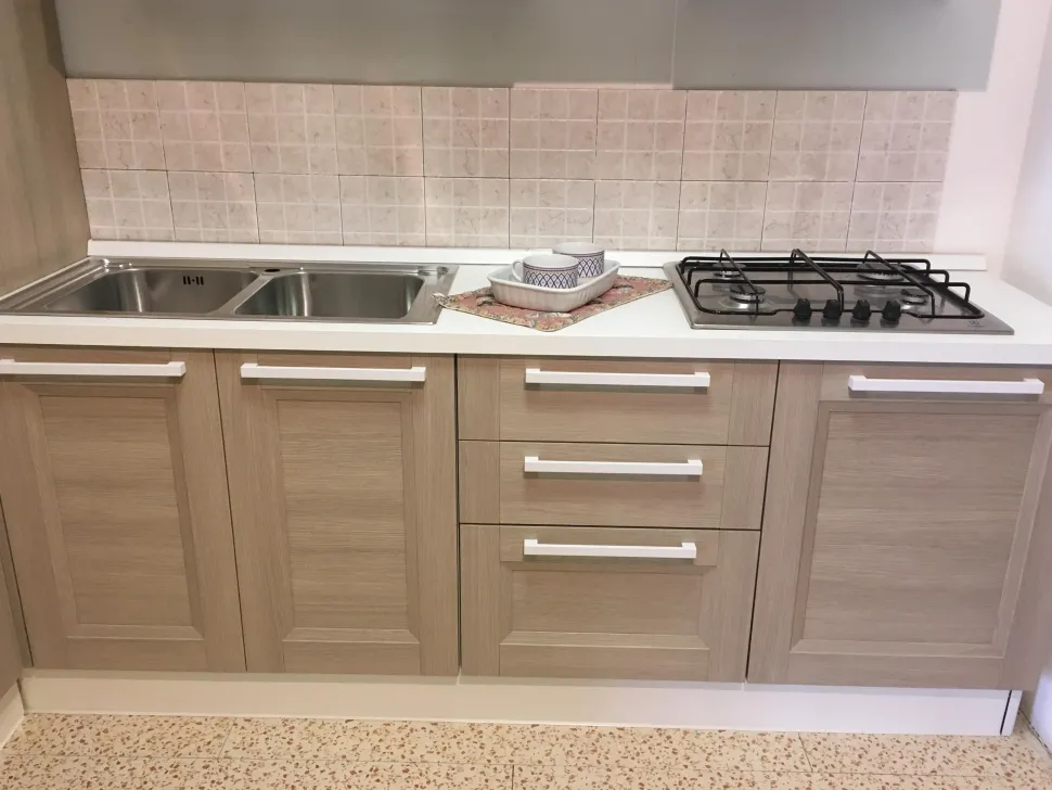 Cucina ad angolo ASTRA CUCINE MODELLO EGO in OFFERTA SCONTATA DEL 33%