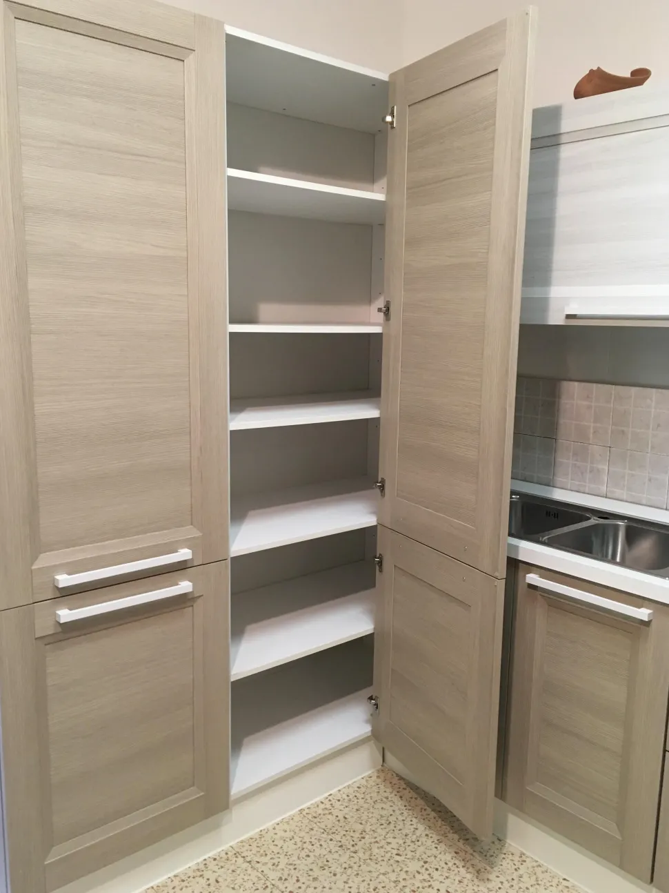 Cucina ad angolo ASTRA CUCINE MODELLO EGO in OFFERTA SCONTATA DEL 33%