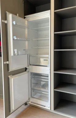 Cucina ad angolo design grigia Modulnova Mh6 a soli 22600 Euro