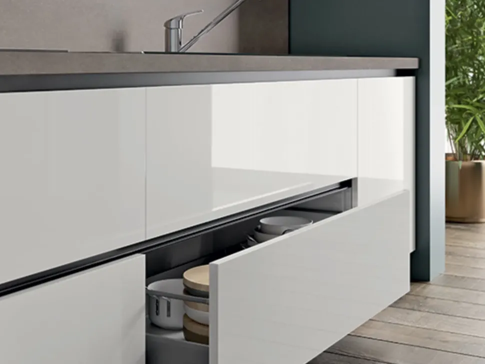 Cucina ad angolo in laccato lucido a prezzo scontato