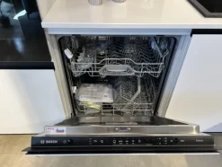 Cucina ad angolo in laccata opaco bianca Infinty a prezzo ribassato