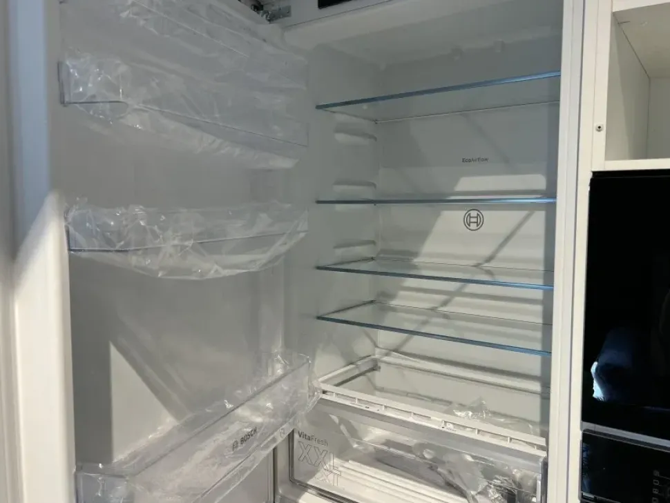 Cucina ad angolo in laccata opaco bianca Infinty a prezzo ribassato