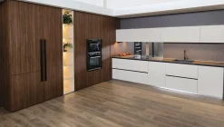 Cucina ad angolo in laccato opaco modello Crono7 ad un prezzo riservato