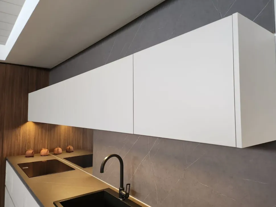 Cucina ad angolo in laccato opaco modello Crono7 ad un prezzo riservato