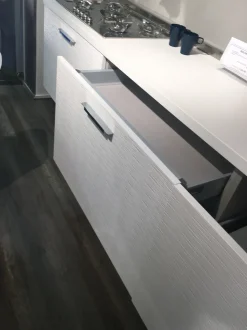 Cucina ad angolo in laccato lucido bianca Plan materic a prezzo ribassato