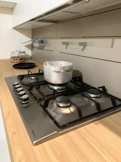 Cucina ad angolo in laccata opaco rovere chiaro Pura a prezzo scontato
