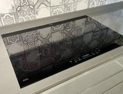 Cucina ad angolo in laccato lucido a prezzo ribassato 30%