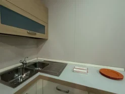 Cucina ad angolo in laminato materico rovere chiaro Papavero a prezzo ribassato