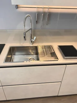 Cucina ad angolo in laminato materico altri colori Liberamente a prezzo ribassato