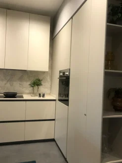 Cucina ad angolo in laminato materico a prezzo ribassato 34%