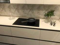 Cucina ad angolo in laminato materico a prezzo ribassato 34%
