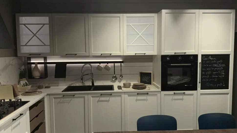 Cucina ad angolo in legno a prezzo scontato 50%