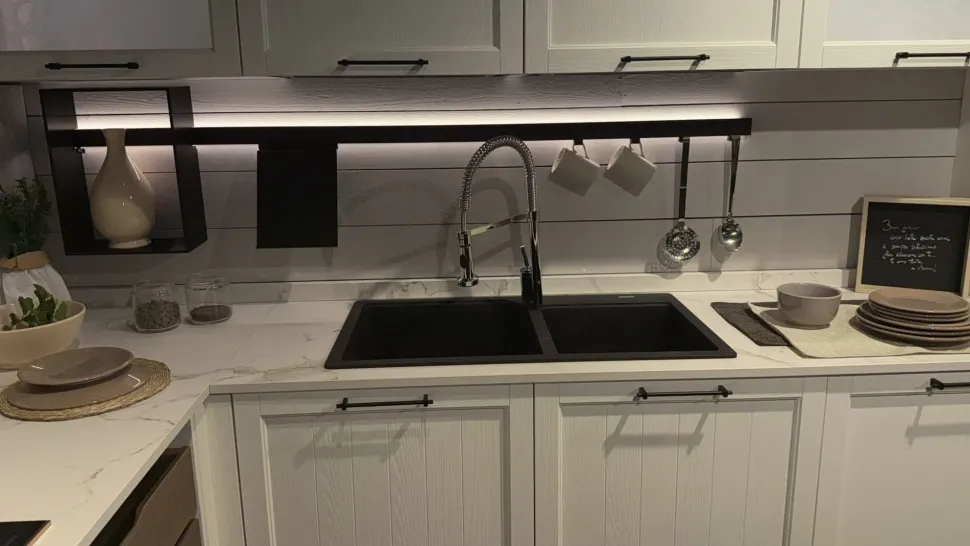 Cucina ad angolo in legno a prezzo scontato 50%