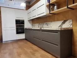 Cucina ad angolo in polimerico opaco bianca Expo a prezzo scontato