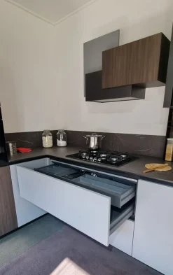 Cucina ad angolo in polimerico opaco altri colori Metropolis a prezzo scontato