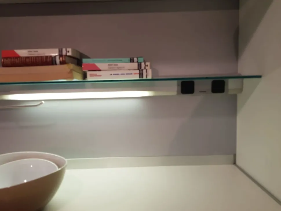 Cucina ad angolo moderna Planet Varenna a prezzo ribassato