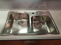 Cucina ad angolo moderna Planet Varenna a prezzo ribassato