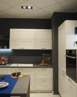 Cucina ad isola classica bianca Scavolini Cucina colony