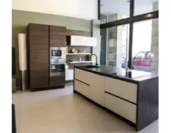 Cucina ad isola in polimerico opaco bianca Petalo a prezzo ribassato