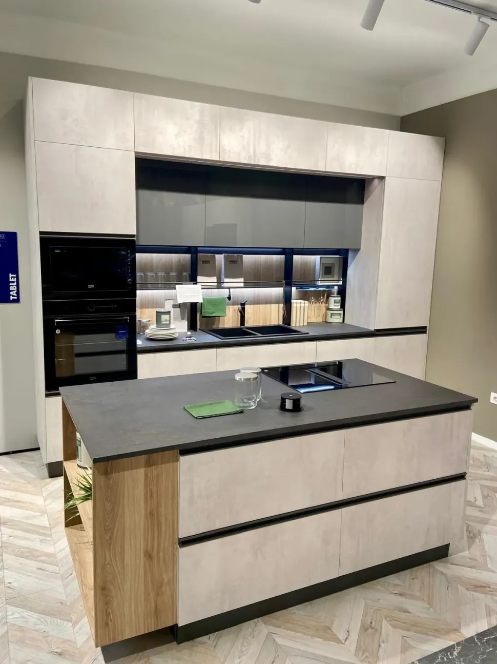 Cucina ad isola moderna bianca Creo Tablet head