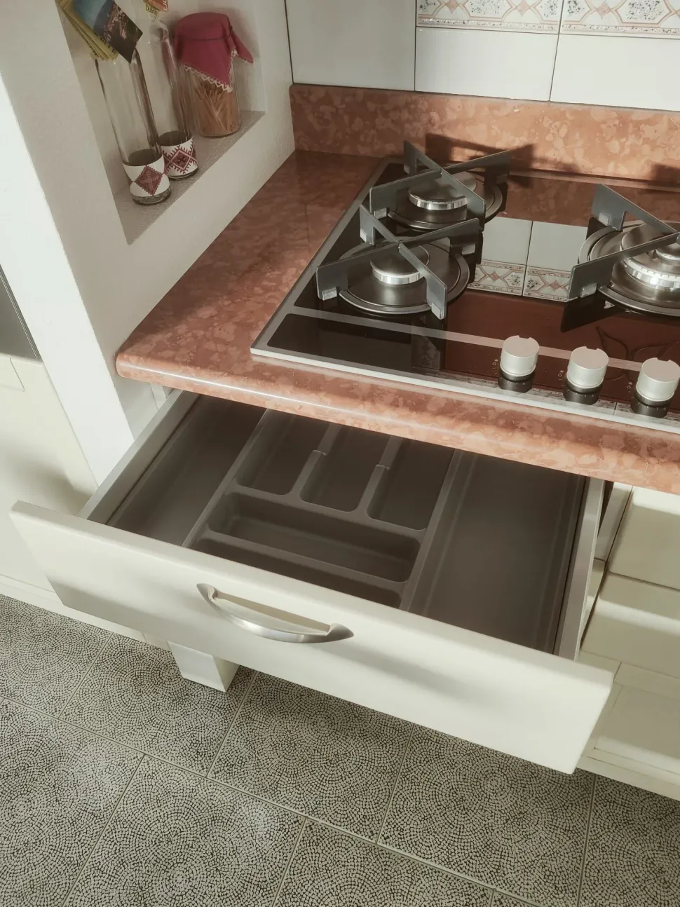 Cucina altri colori classica ad angolo U802 greca Artigianale in Offerta Outlet