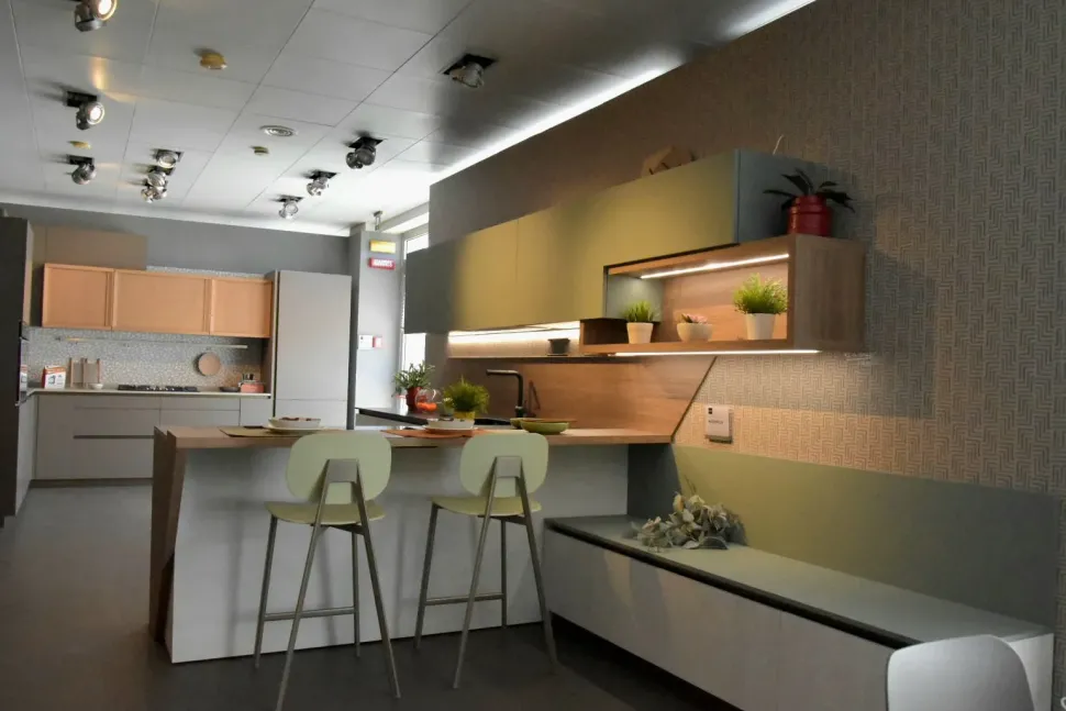 Cucina altri colori design con penisola Stosa Metropolis fenix cemento  a soli 13500 Euro