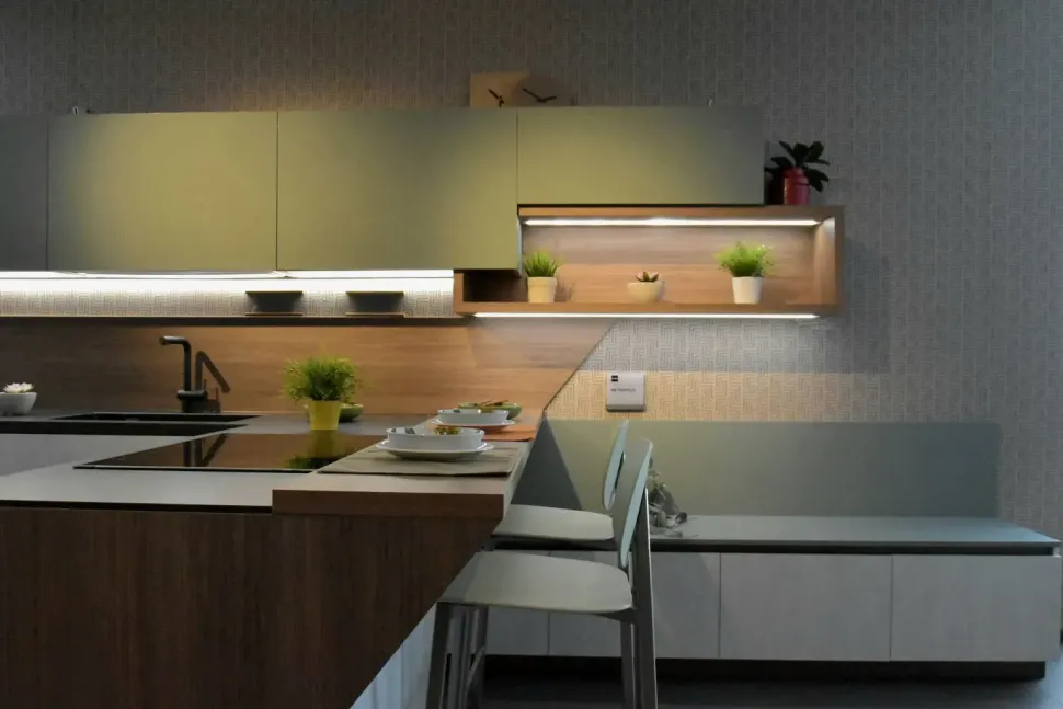 Cucina altri colori design con penisola Stosa Metropolis fenix cemento  a soli 13500 Euro