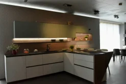 Cucina altri colori design con penisola Stosa Metropolis fenix cemento  a soli 13500 Euro
