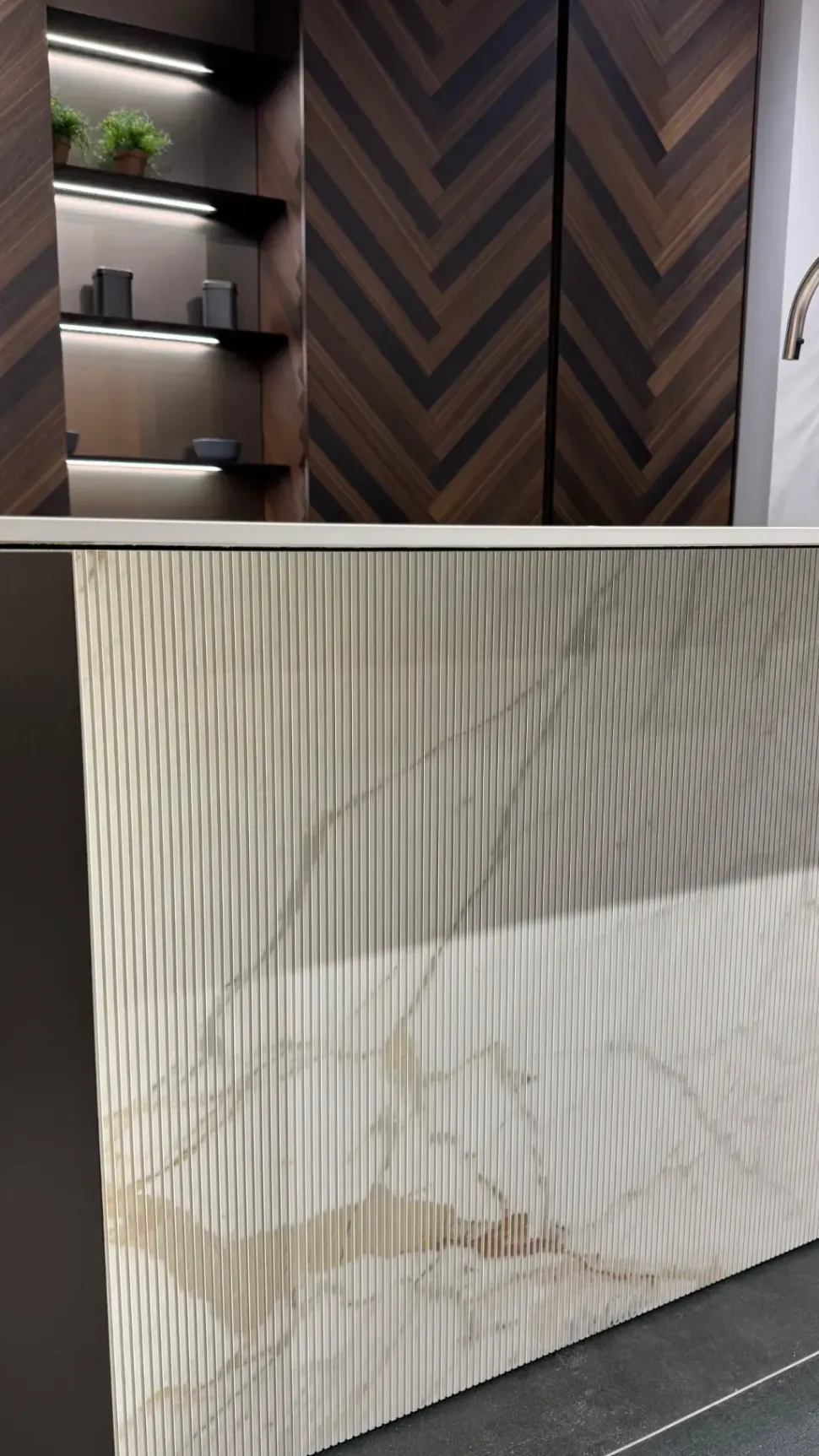 Cucina altri colori design con isola Binova Mantis a soli 26000 Euro