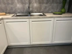 Cucina altri colori moderna con penisola Carattere Scavolini in Offerta Outlet