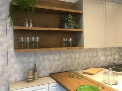 Cucina altri colori moderna con penisola Carattere Scavolini in Offerta Outlet