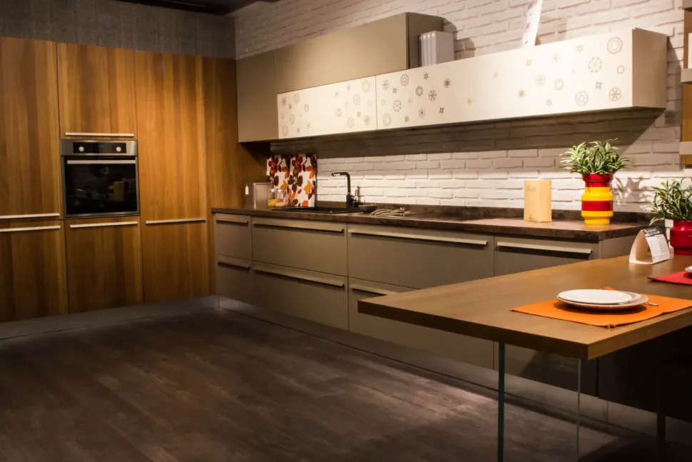 Cucina altri colori moderna ad angolo Clover bridge Lube cucine in Offerta Outlet
