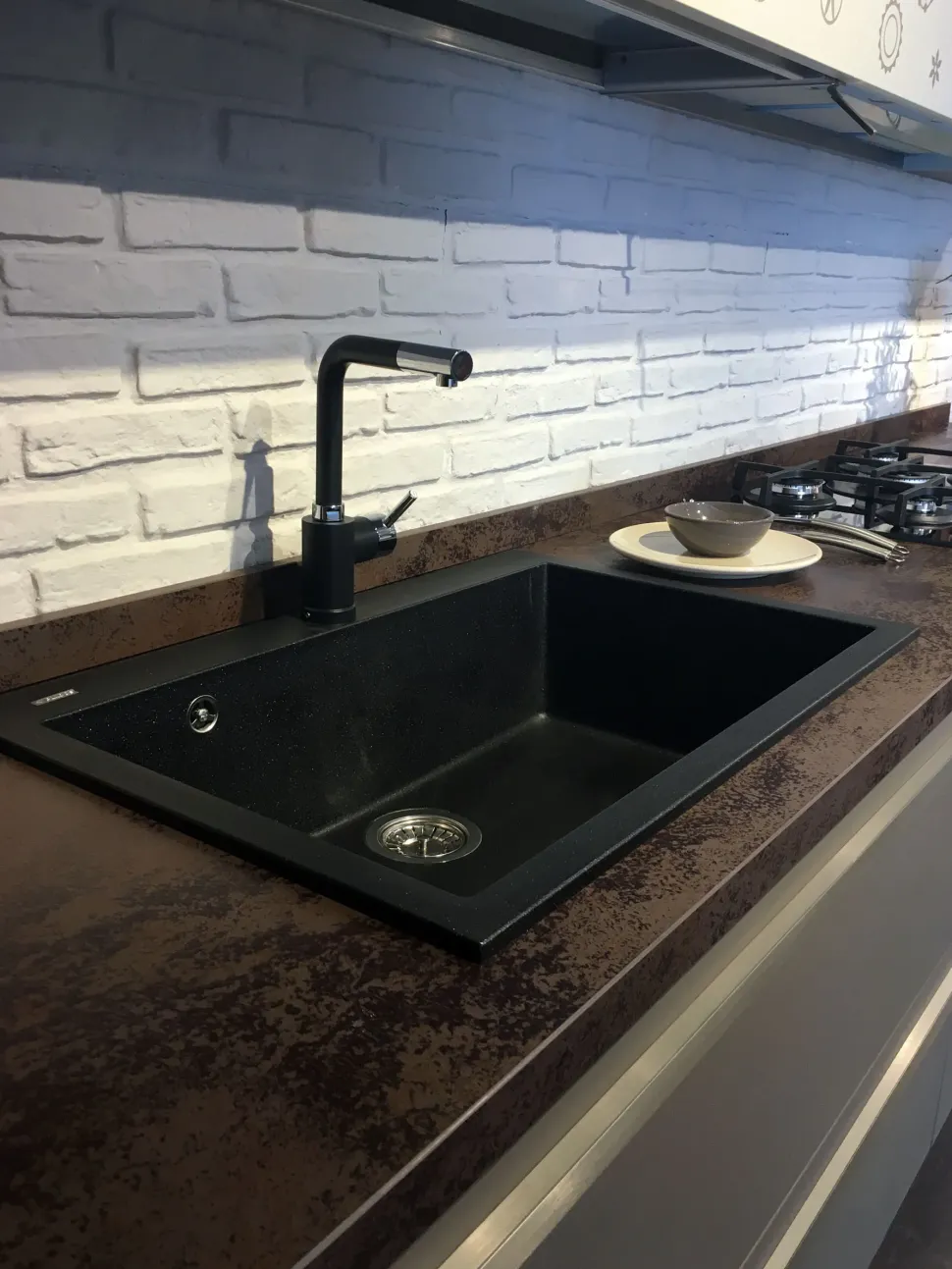 Cucina altri colori moderna ad angolo Clover bridge Lube cucine in Offerta Outlet