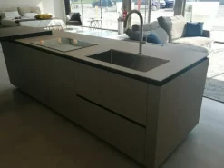 Cucina altri colori moderna ad isola Skill milltech Modulnova in offerta