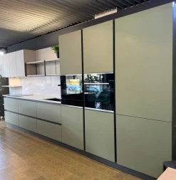 Cucina altri colori moderna ad isola Shine Atra