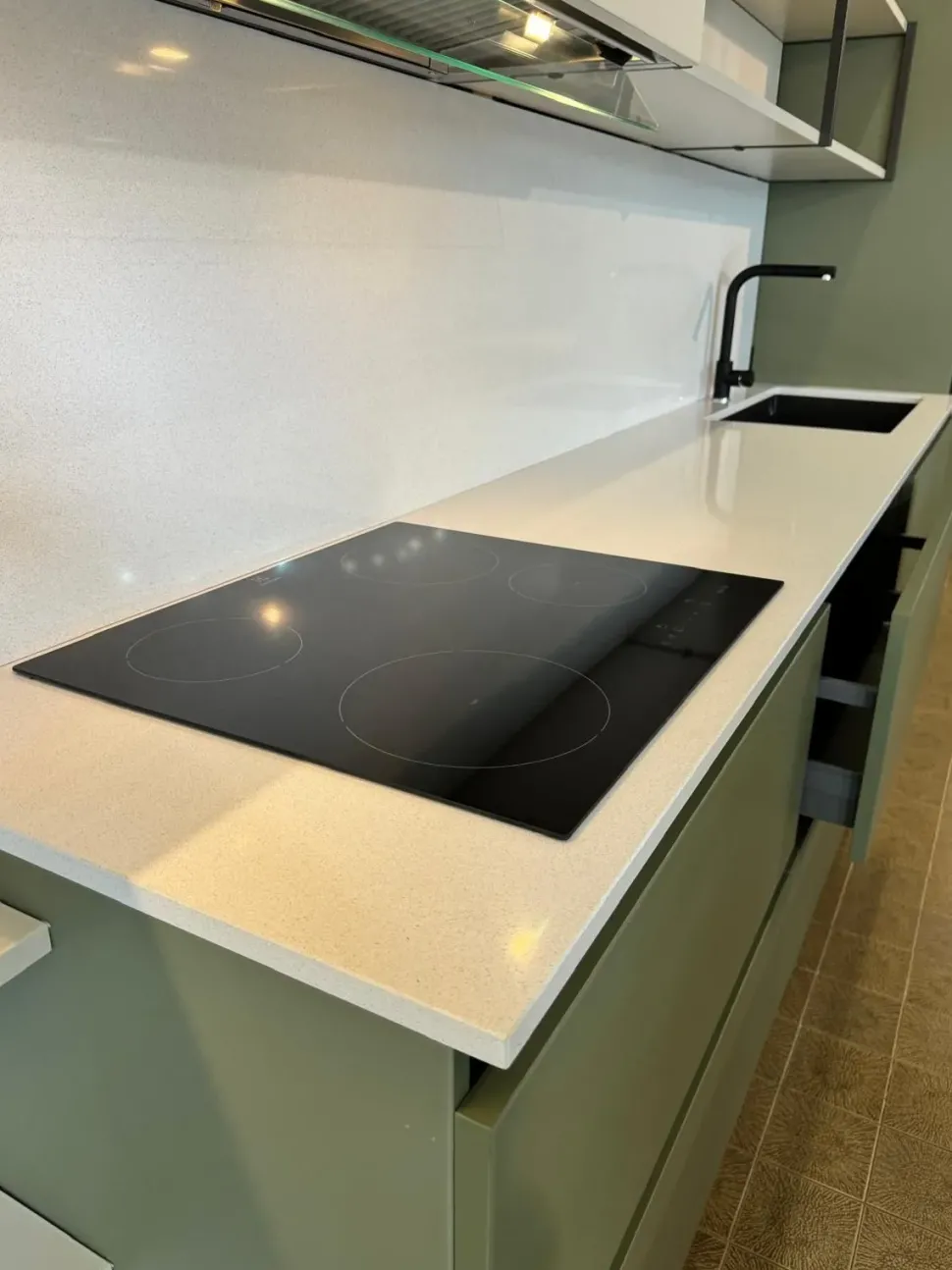 Cucina altri colori moderna ad isola Shine Atra