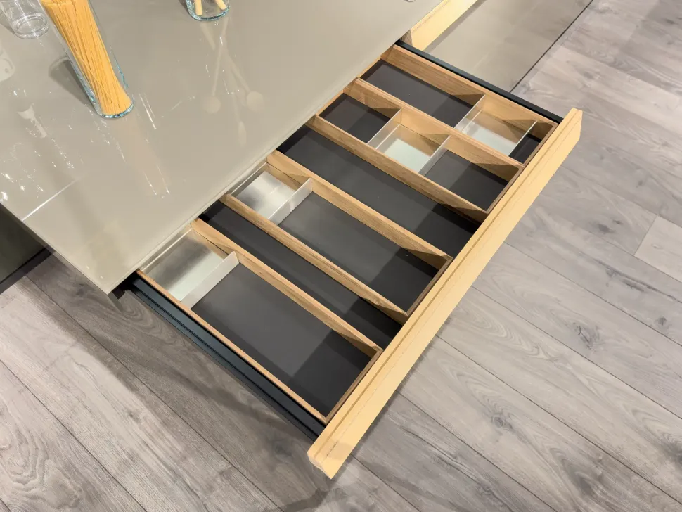 Cucina altri colori moderna lineare Genius loci con air logica Valcucine scontata